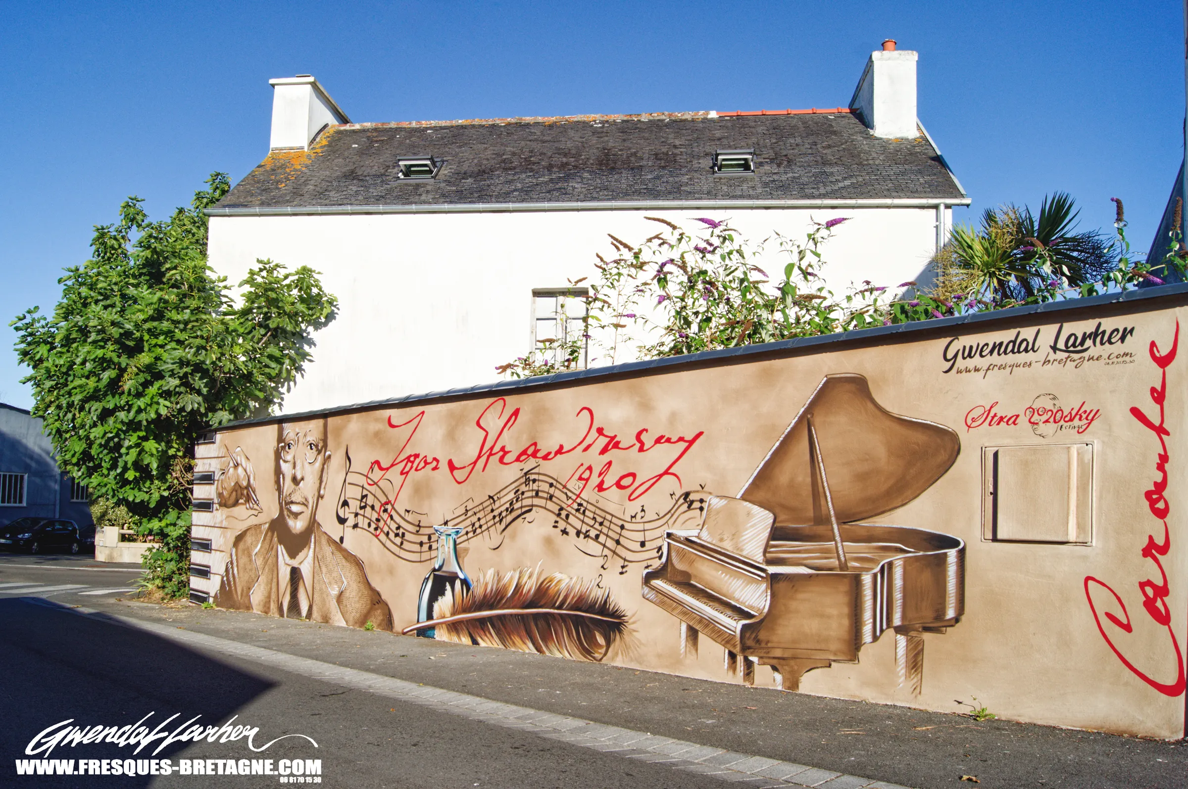 Mur peint du portrait d'Igor Stravinsky, du piano et des portées, rue Dupleix, Carantec
